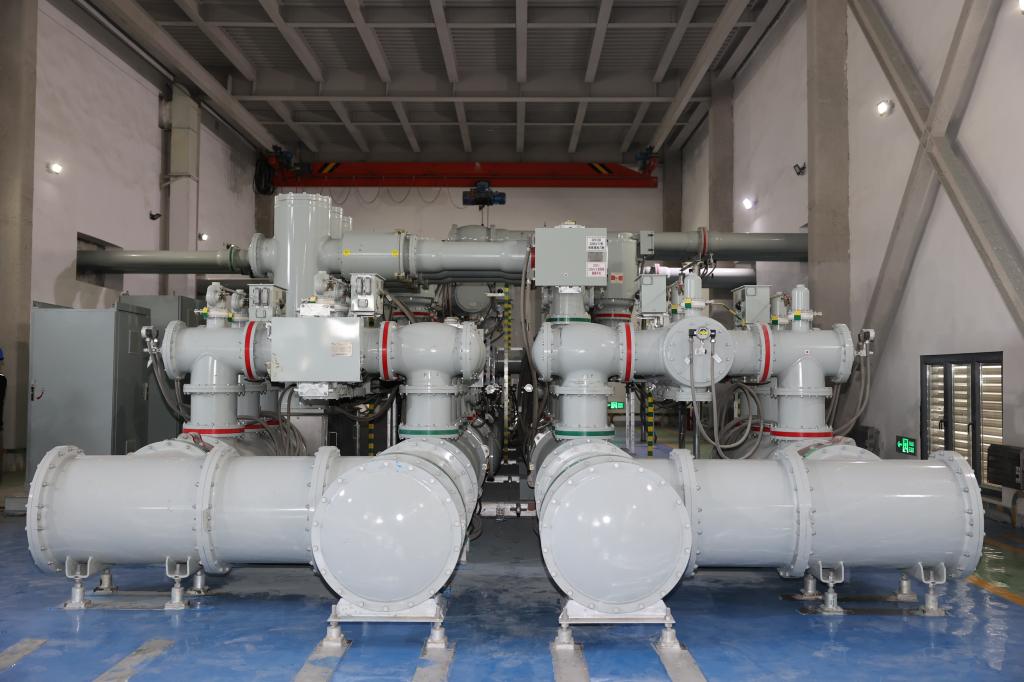 集智聚力见行动 决战百日建新功 | 西开有限“伊吾氢能环？？？萍加邢薰窘220千伏变电站”项目顺遂送电-西安西电高压开关有限责任公司