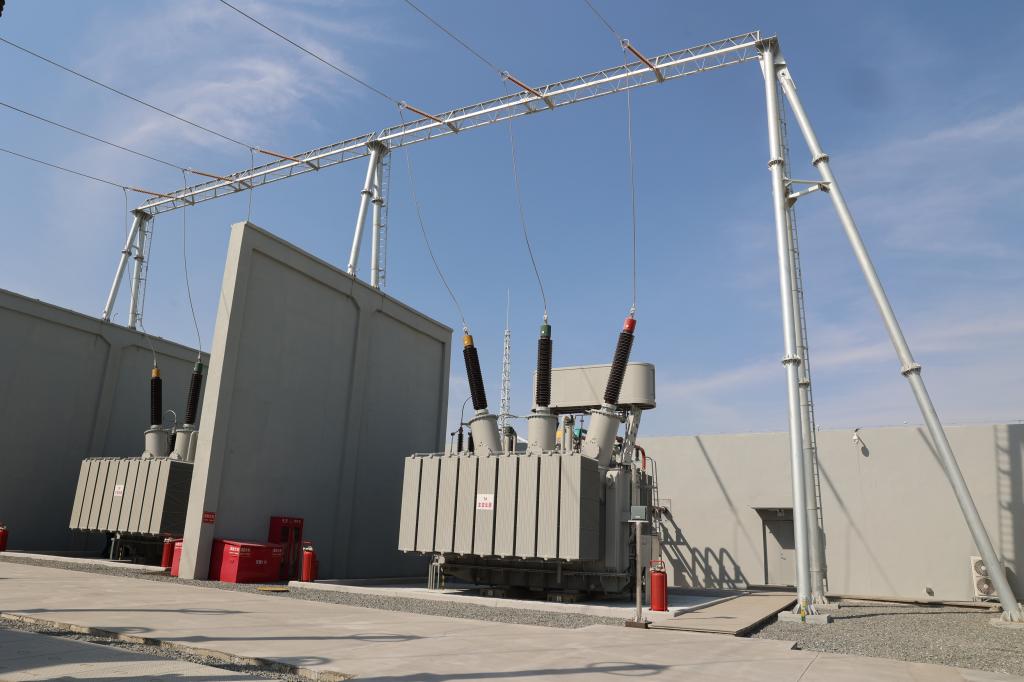 集智聚力见行动 决战百日建新功 | 西开有限“伊吾氢能环？？？萍加邢薰窘220千伏变电站”项目顺遂送电-西安西电高压开关有限责任公司
