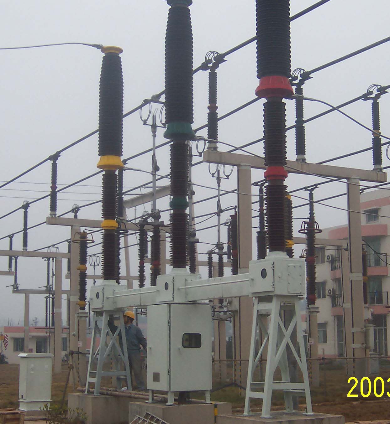 LW25A-252/T4000-50 SF6瓷柱式断路器-西安西电高压开关有限责任公司