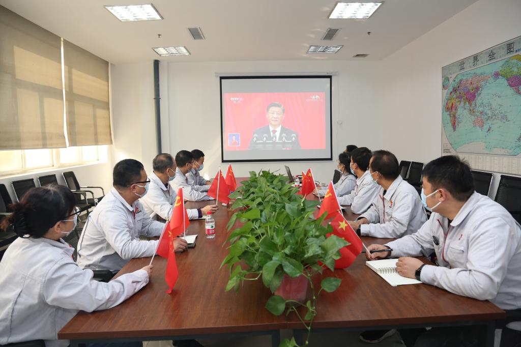 西开有限干部职工收看党的二十大开幕会盛况-西安西电高压开关有限责任公司